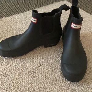 Hunter short matte rain boots